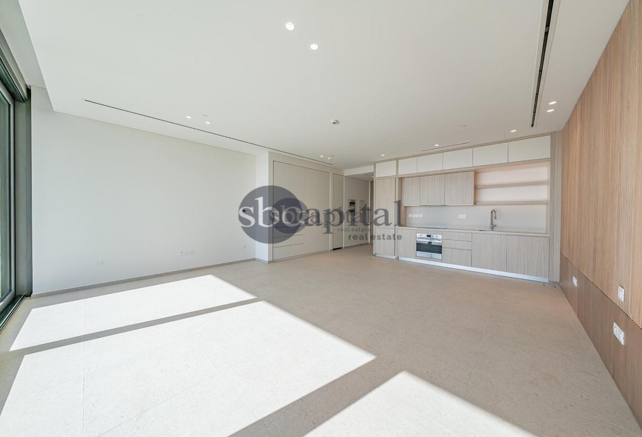 SPACIOUS STUDIO | WATERFRONT LIVING|PRIME LOCATION photo 4