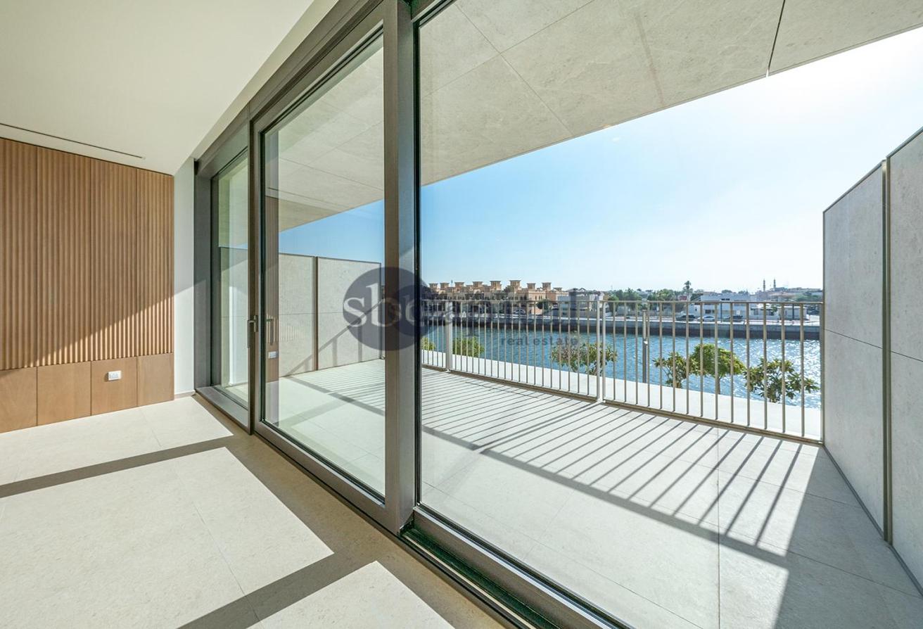 SPACIOUS STUDIO | WATERFRONT LIVING|PRIME LOCATION photo 28