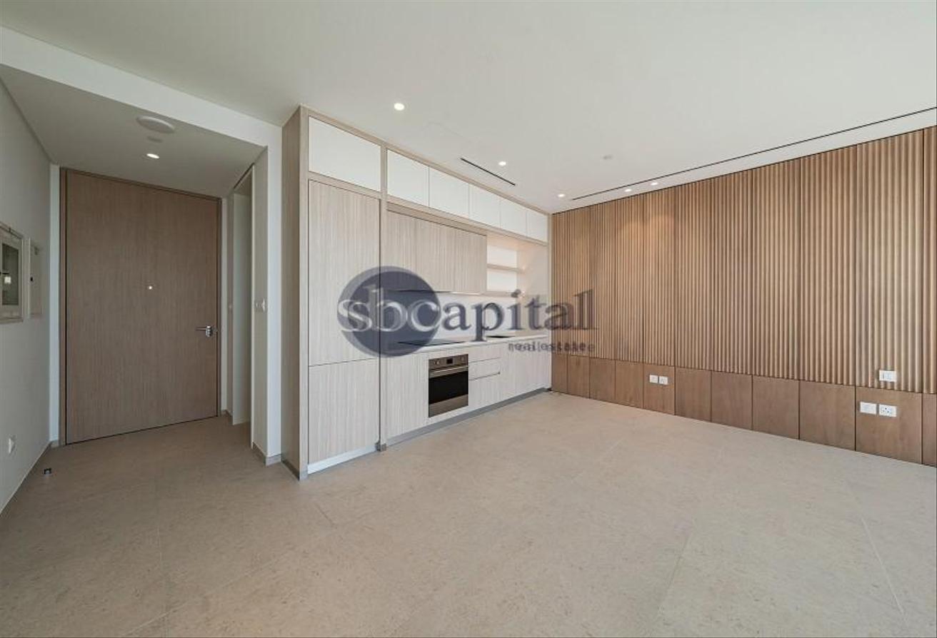 SPACIOUS STUDIO | WATERFRONT LIVING|PRIME LOCATION photo 12