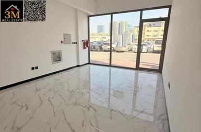Shop - Studio - 1 Bathroom for rent in Al Rashidiya Towers - Al Rashidiya - Ajman Downtown - Ajman