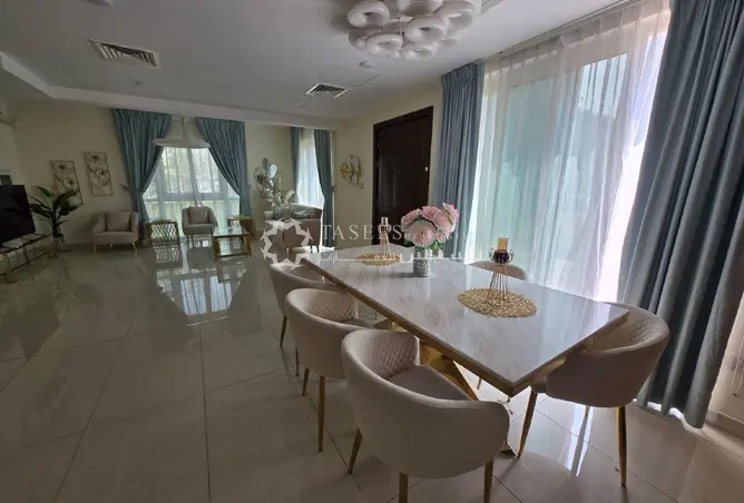 98699390 - Property Image 2