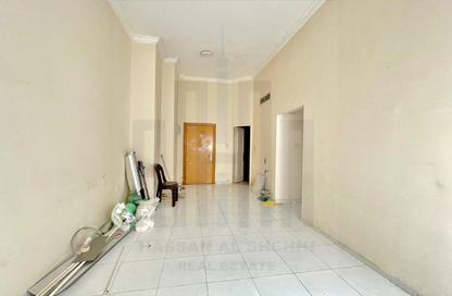 Apartment - 2 - 2 for rent in Muwaileh Commercial - Sharjah