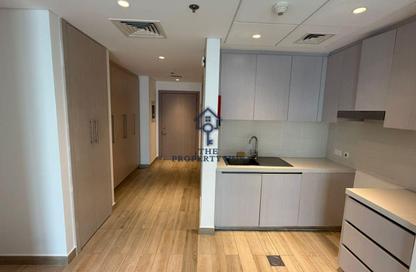 Apartment - Studio - 1 Bathroom for rent in Waters Edge - Yas Island - Abu Dhabi