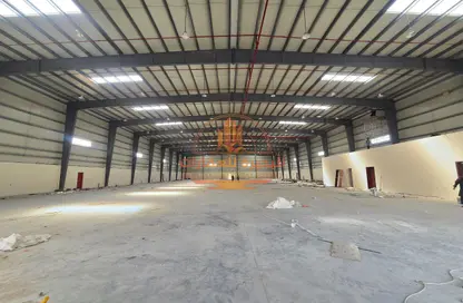 Warehouse - Studio - 2 Bathrooms for rent in Umm Al Thuoob - Umm Al Quwain