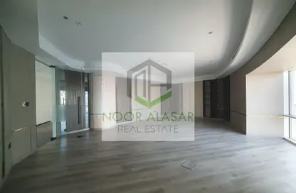 مكتب - استوديو - 2 حمامات للايجار في برج بارك - شارع الشيخ زايد - دبي