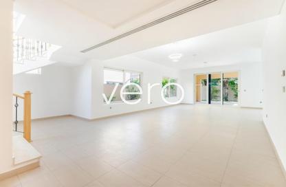 Villa - 4 - 5 for rent in Legacy Nova Villas - District 9 - Jumeirah Park - Dubai