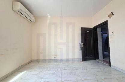 Apartment - 1 - 1 for rent in Fire Station Road - Muwaileh - Sharjah