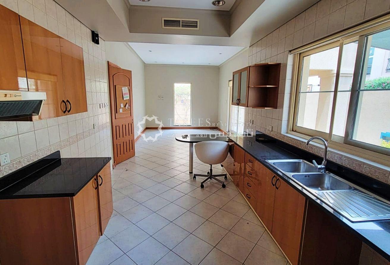 4-Bedroom Villa for Rent | Golden Villas | Al Wasl photo 15