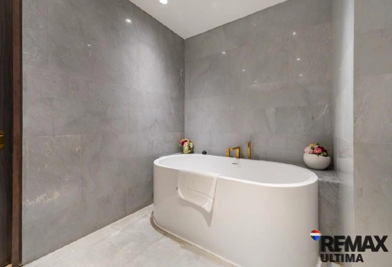 Elegant 2BR | Pool View | Fully Furnished photo 14