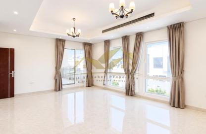 Villa - 5 Bedrooms - 6 Bathrooms for rent in Jumeirah 1 Villas - Jumeirah 1 - Jumeirah - Dubai
