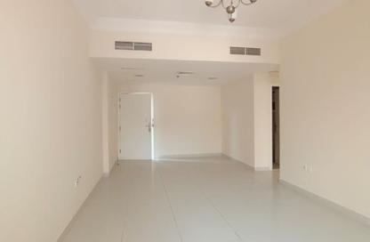 Apartment - 2 Bedrooms - 2 Bathrooms for rent in Al Khan Corniche - Al Khan - Sharjah