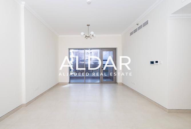 2 Balconies | Closed Kitchen | With Appliances photo 3