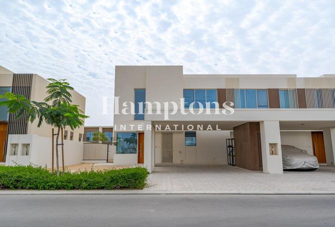 Single Row | Corner Unit | Vastu Compliant