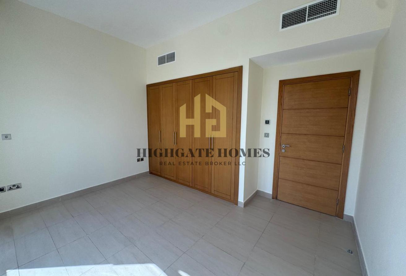 Vacant Villa| Pristine Condition|Landscaped Garden photo 18
