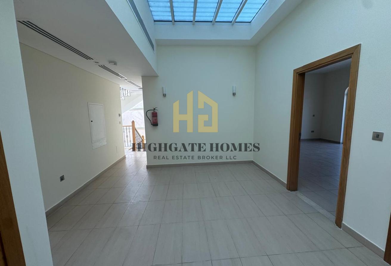 Vacant Villa| Pristine Condition|Landscaped Garden photo 17