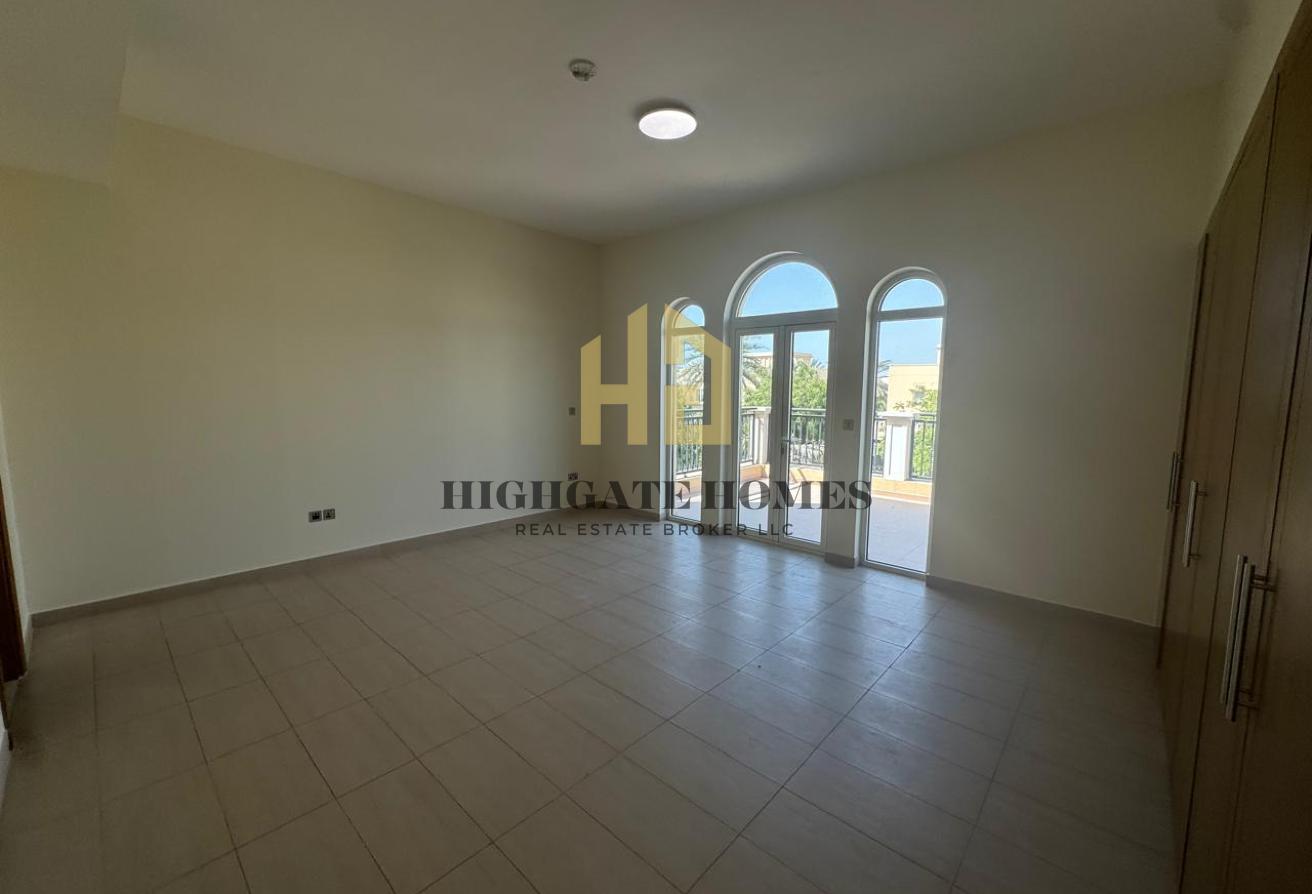 Vacant Villa| Pristine Condition|Landscaped Garden photo 11
