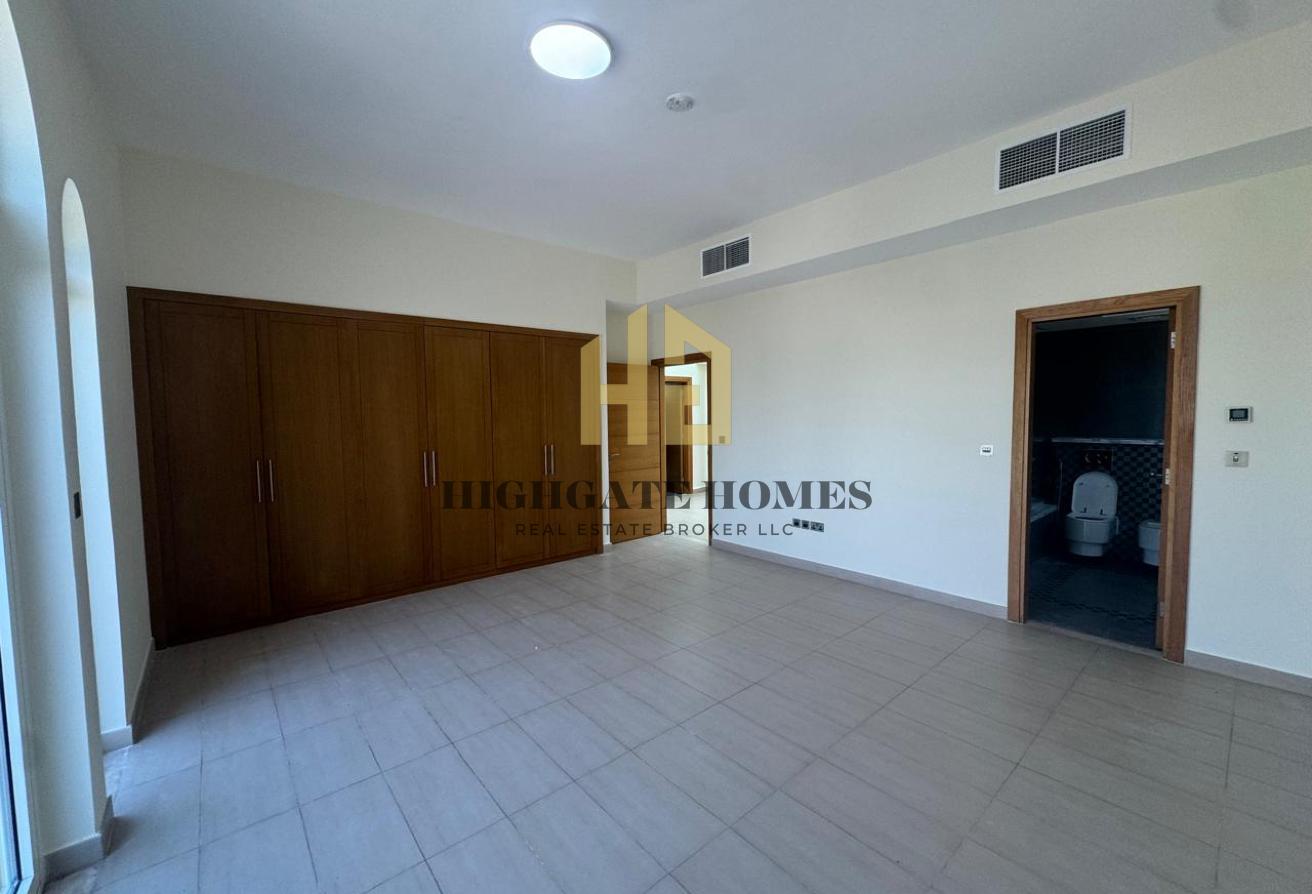 Vacant Villa| Pristine Condition|Landscaped Garden photo 9