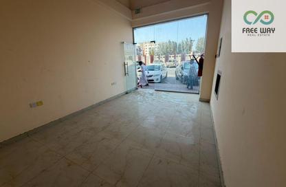 Shop - Studio for rent in Al Jurf 3 - Al Jurf - Ajman Downtown - Ajman