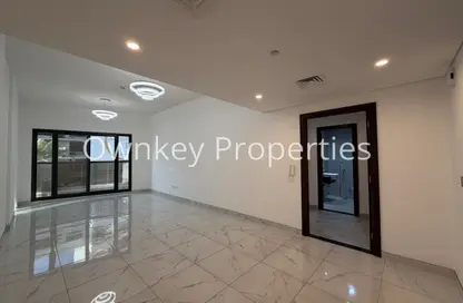 شقة - غرفة نوم - 2 حمامات للايجار في الوردة بيضاء - الضاحية 12 - قرية جميرا الدائرية - دبي شقة - غرفة نوم - 2 حمامات للايجار في الوردة بيضاء - الضاحية 12 - قرية جميرا الدائرية - دبي