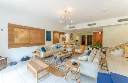 فيلا - 4 - 5 للبيع في فلل دائرة النخيل - قرية جميرا الدائرية - دبي