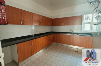 Apartment - 3 Bedrooms - 2 Bathrooms for rent in Karama 1 Building - Al Karama - Dubai Apartment - 3 Bedrooms - 2 Bathrooms for rent in Karama 1 Building - Al Karama - Dubai