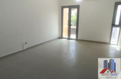 Apartment - 3 Bedrooms - 2 Bathrooms for rent in Karama 1 Building - Al Karama - Dubai Apartment - 3 Bedrooms - 2 Bathrooms for rent in Karama 1 Building - Al Karama - Dubai