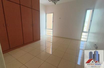 Apartment - 3 Bedrooms - 2 Bathrooms for rent in Karama 1 Building - Al Karama - Dubai Apartment - 3 Bedrooms - 2 Bathrooms for rent in Karama 1 Building - Al Karama - Dubai