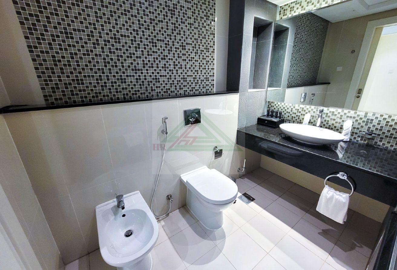 Elegant 2 BR Apartment in Damac Distinction photo 9
