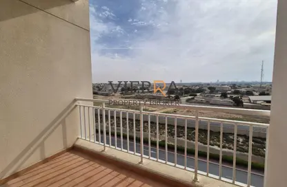 Apartment - 1 Bedroom - 1 Bathroom for sale in Mazaya 1 - Queue Point - Liwan - Dubai Land - Dubai