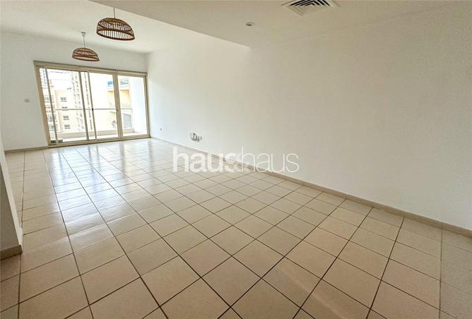 تصميم واسع | شرفة | موقع مطلوب