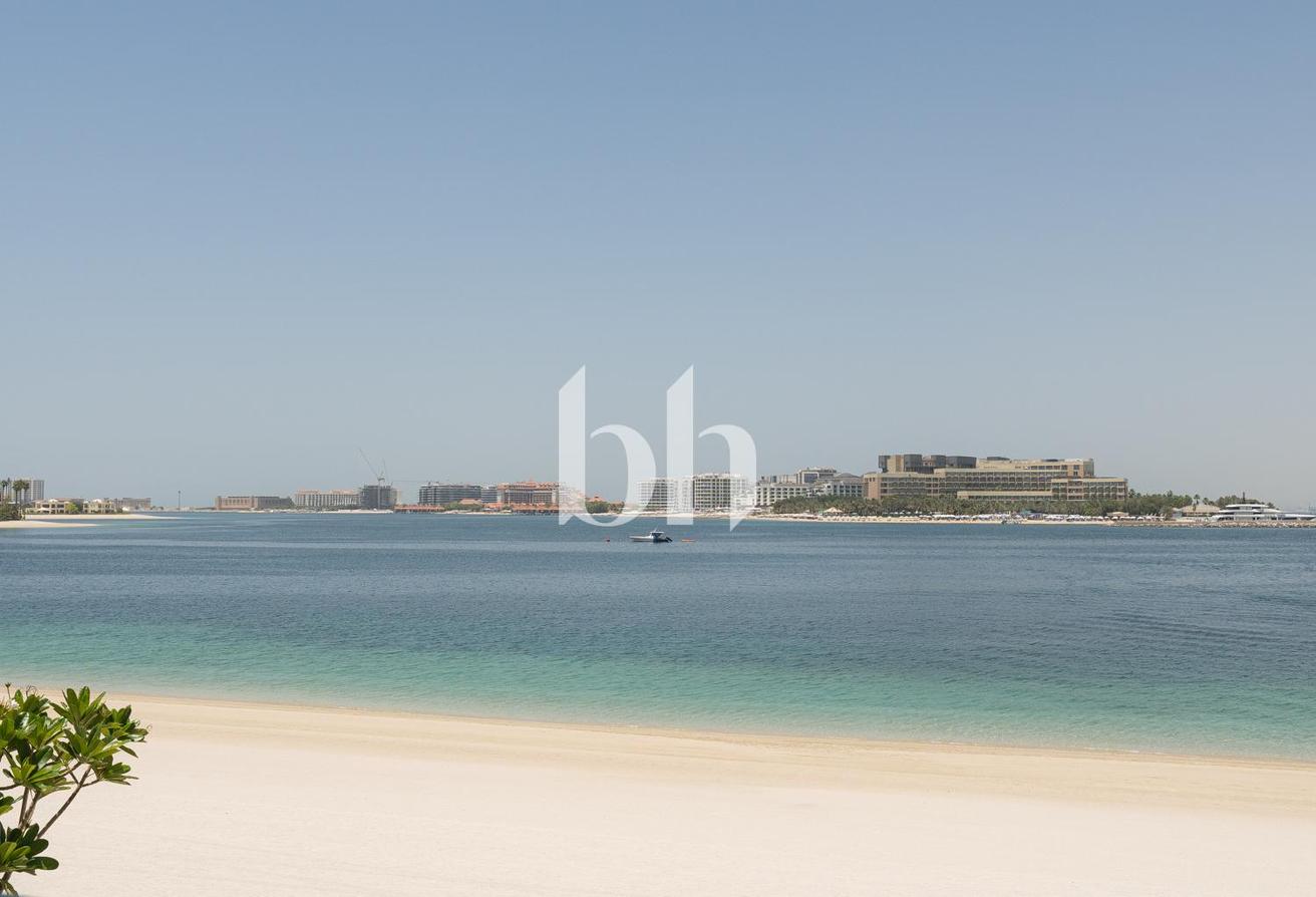 VacantI 5 BR Villa | Burj Al Arab View| Beachfront photo 13