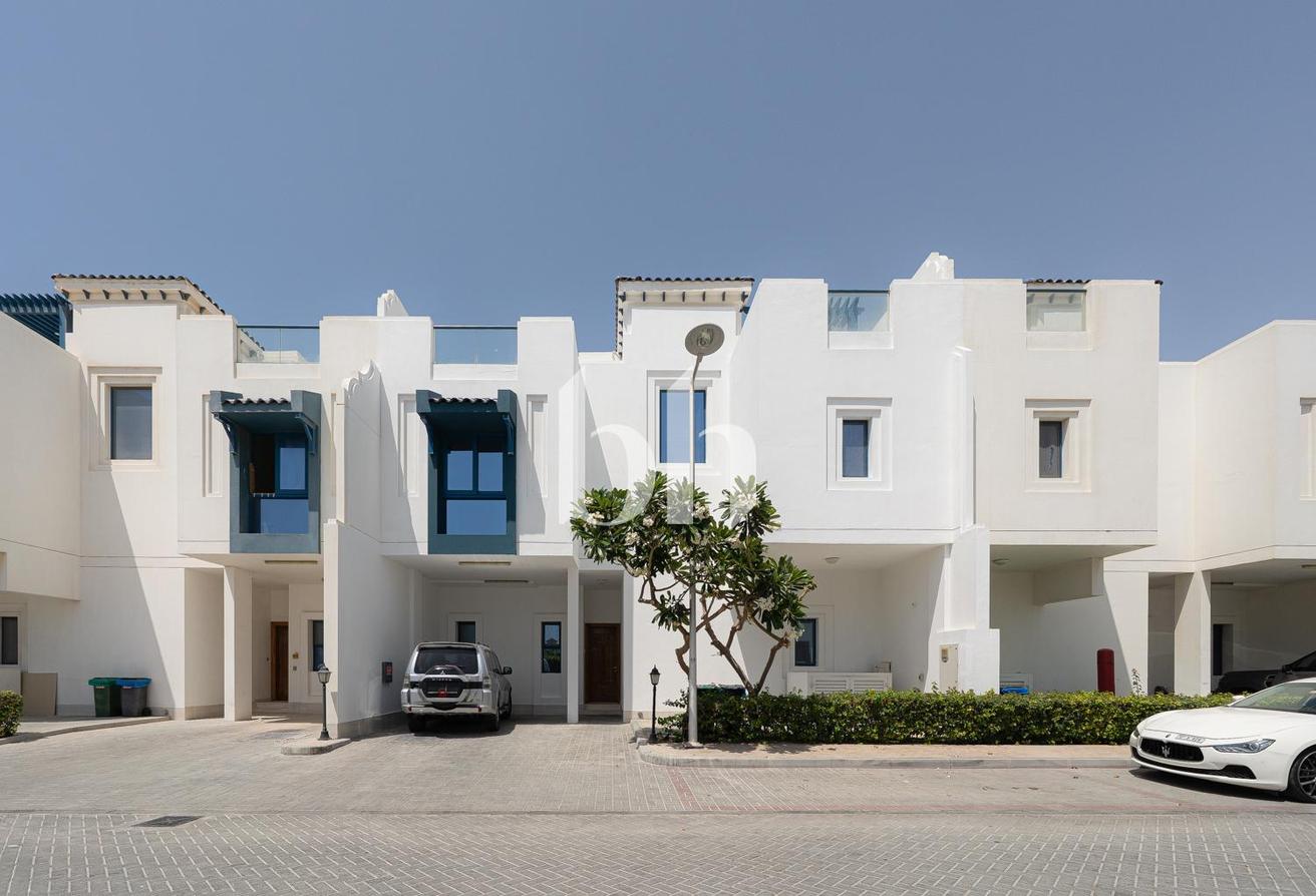 VacantI 5 BR Villa | Burj Al Arab View| Beachfront photo 16