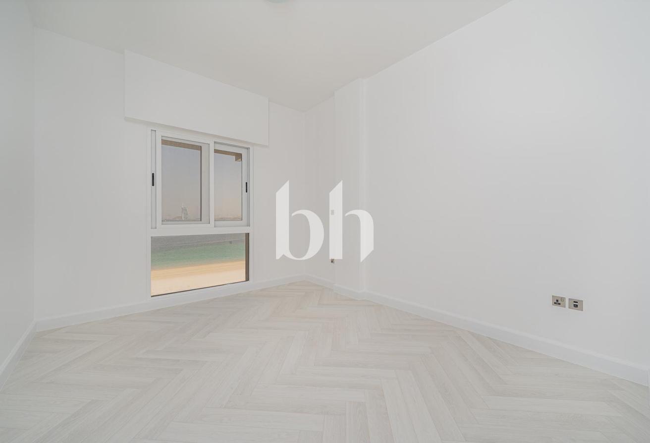 VacantI 5 BR Villa | Burj Al Arab View| Beachfront photo 11