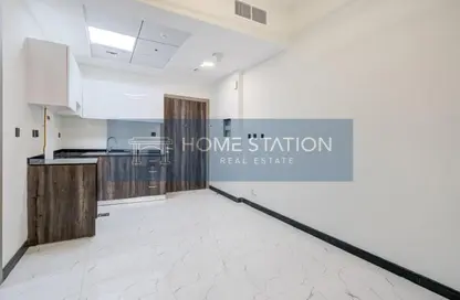 شقة - غرفة نوم - 2 حمامات للايجار في برج روكان B - برج روكان - روكان - دبي لاند - دبي