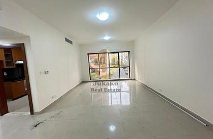 Apartment - 4 - 5 for rent in Golden Sands 9 - Al Mankhool - Bur Dubai - Dubai