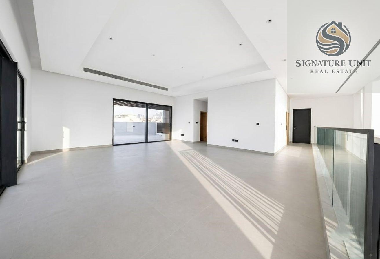 Modern 5BR Villa | Pool | Parking | Driver photo 5