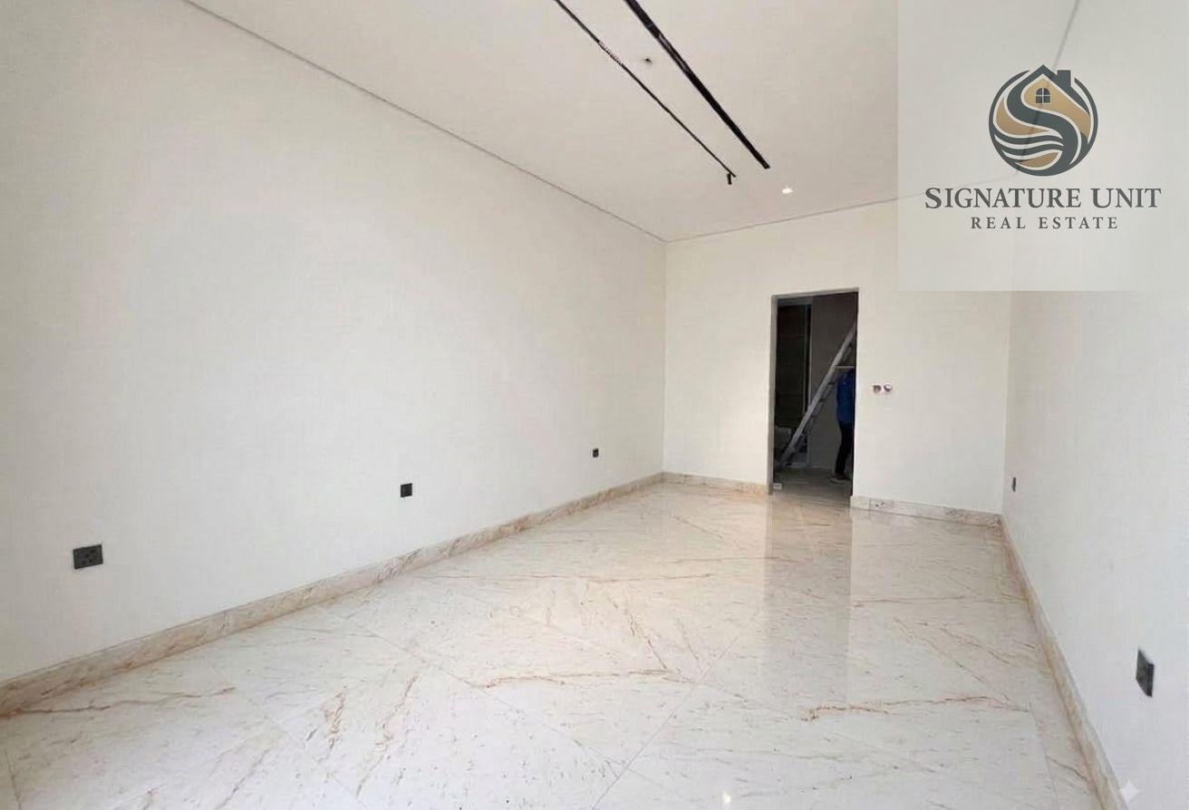 Modern 5BR Villa | Pool | Parking | Driver photo 7