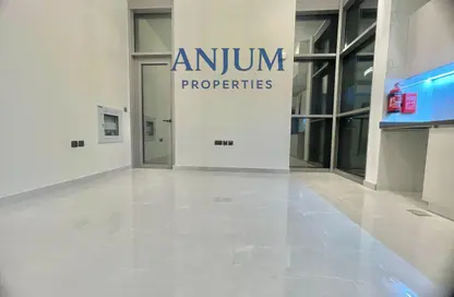 Apartment - 1 Bathroom for rent in Al Jadaf Building - Al Jaddaf - Dubai Apartment - 1 Bathroom for rent in Al Jadaf Building - Al Jaddaf - Dubai