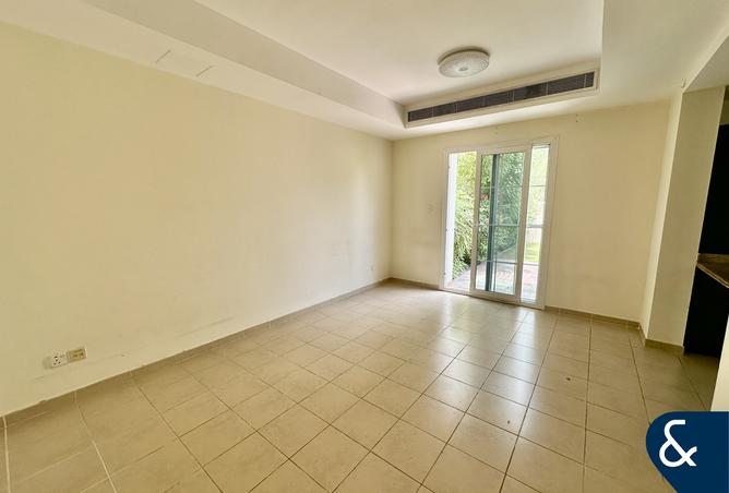 123358023 - Property Image 3