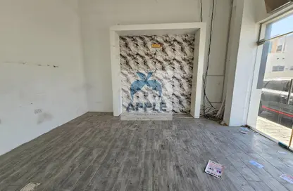 Retail - Studio - 1 Bathroom for rent in Muwaileh 3 Building - Muwaileh - Sharjah