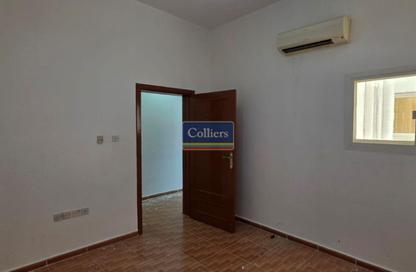 Apartment - 2 Bedrooms - 3 Bathrooms for rent in Al Khabisi - Al Ain