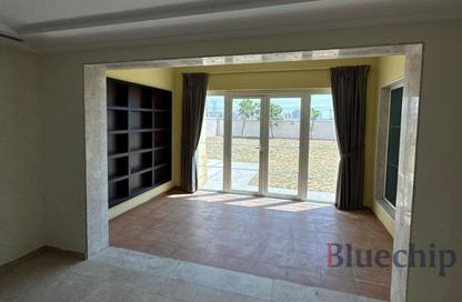 Villa - 3 - 4 for rent in Jumeirah Park - Dubai
