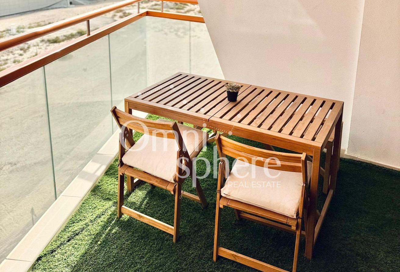 WELL FURNISHED | HUGE LAYOUT | PRIME LOCATION photo 4