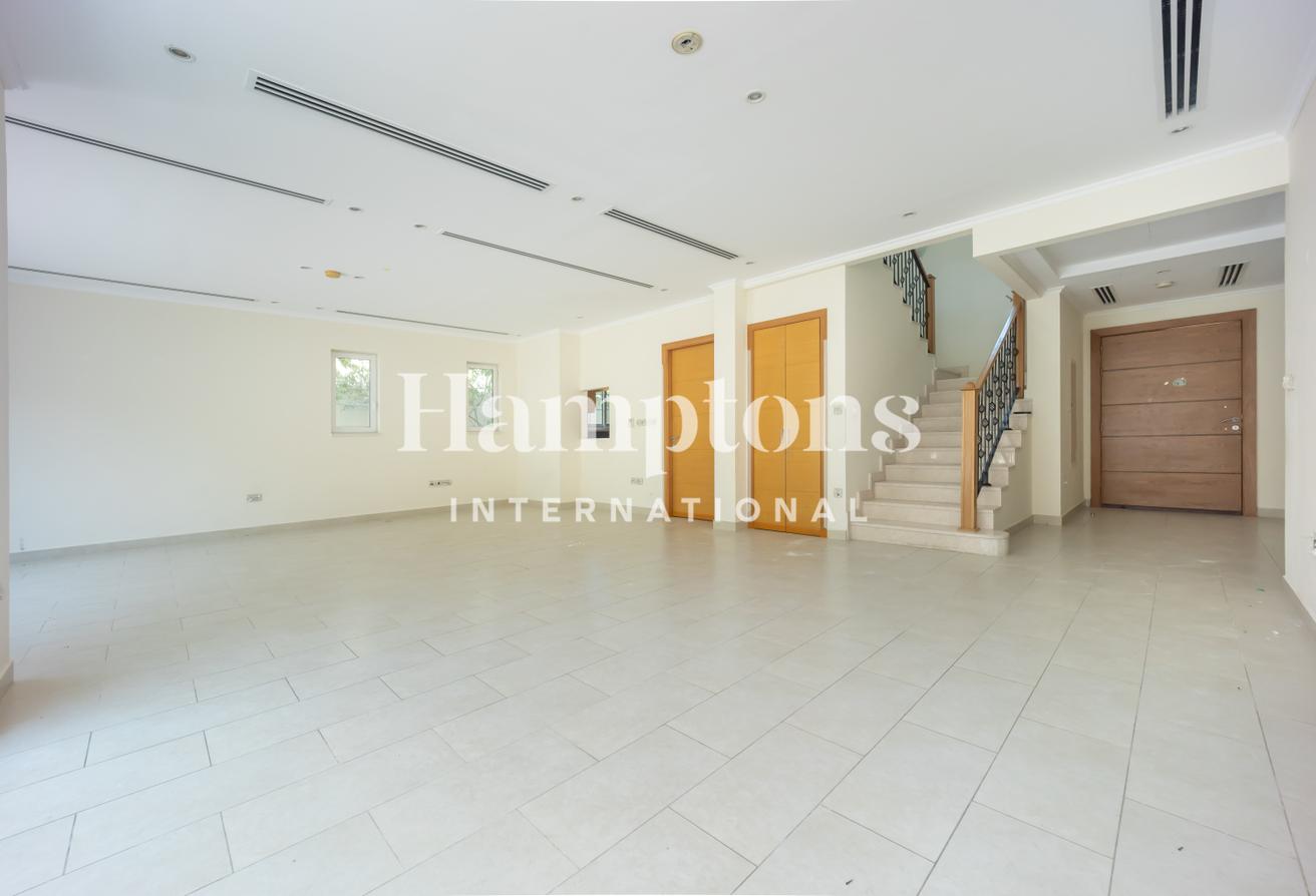 Renovated I Spacious I Ready to move photo 7