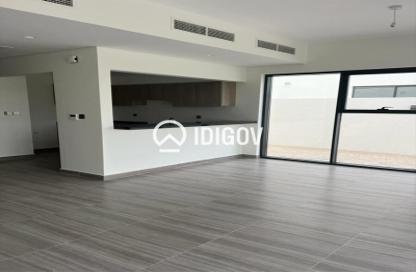 Townhouse - 4 - 4 for rent in Park Residences - Damac Hills - Dubai