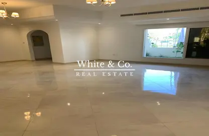 Villa - 4 Bedrooms - 5 Bathrooms for rent in Garden Lane Villas - District 15 - Jumeirah Village Circle - Dubai