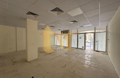 Shop - Studio - 1 Bathroom for rent in Building Y12 - England Cluster - International City - Dubai