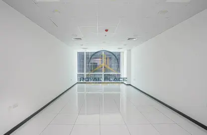 مكتب - غرفة نوم - 1 حمام للايجار في برج تماني - الخليج التجاري - دبي