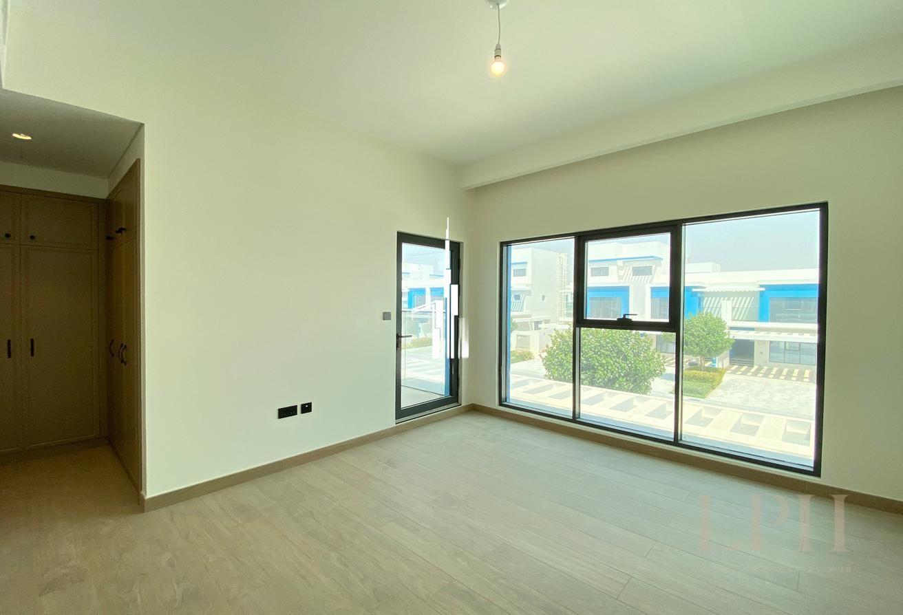 Brand new | 5BHK | Best Price | Vacant photo 6