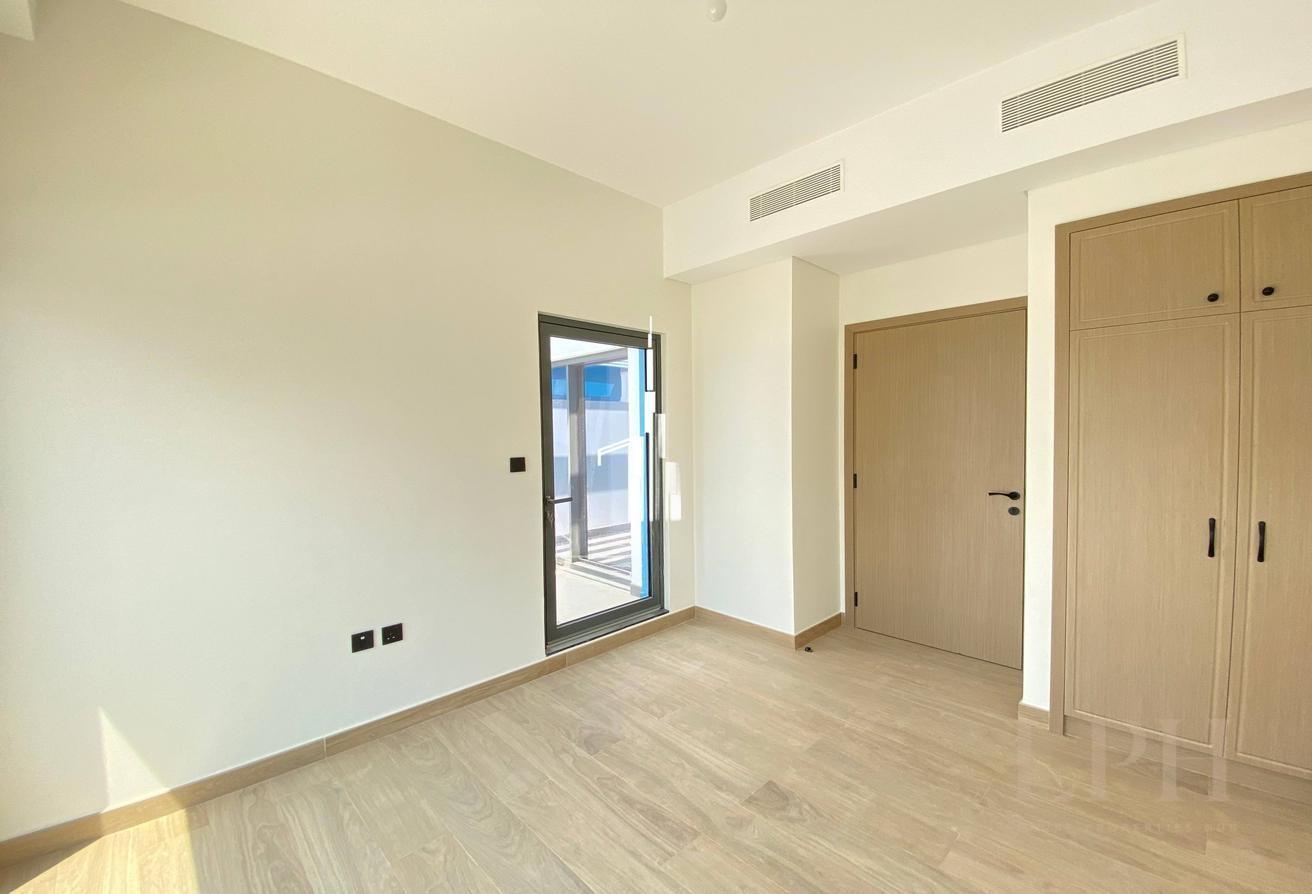 Brand new | 5BHK | Best Price | Vacant photo 7
